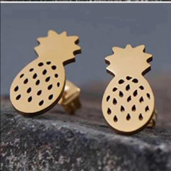 BOGO! Pineapple Gold Stud Earrings Fruit Summer - Picture 1 of 8